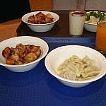 Pelmeni mit Käse und Gemüse