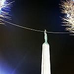 Freiheitsdenkmal bei Nacht