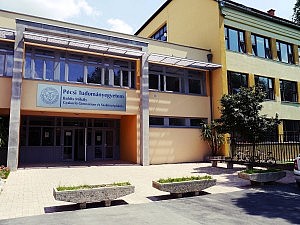 PTE Babits Mihály Gimnázium és Szakközépiskola - meine Schule