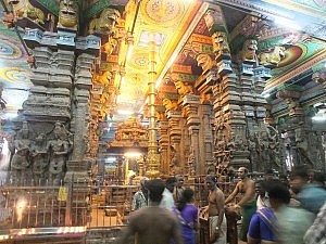 Im Tempel ist was los