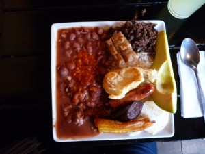 Das Nationalgericht Kolumbiens: Bandeja Paisa