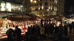 Auf dem Weihnachtsmarkt in Budapest