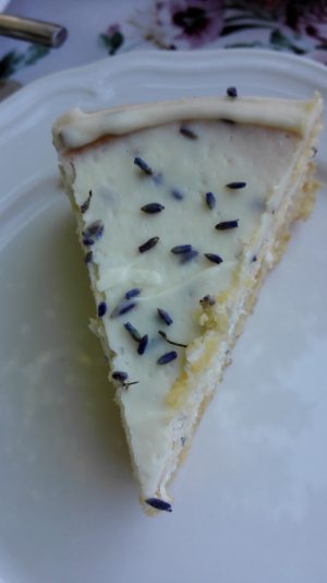 Zitronen-Lavendel-Torte - Omas Bäckerei