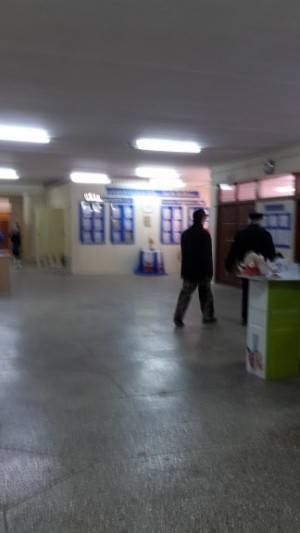 Infostände im Eingangsbereich.