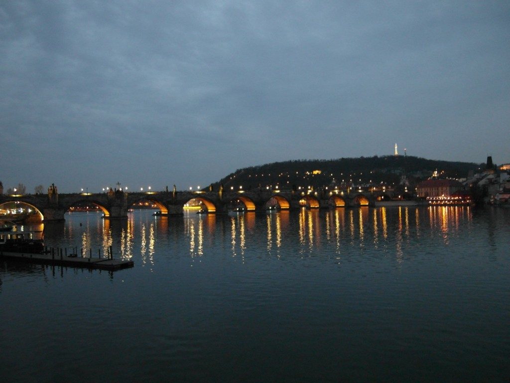 Karlsbrücke zur Blauen Stunde