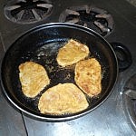 Schnitzel goldbraun braten