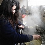 Die Kartoffeln werden püriert.