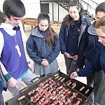 Anticuchos werden gegrillt