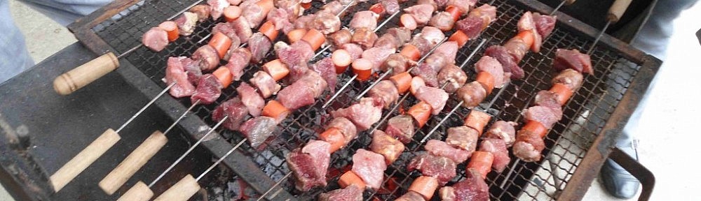 Anticuchos auf dem Grill