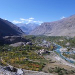 Blick über Chorog vom Botanischen Garten