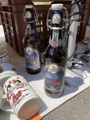 Mönchshof-Bierflaschen (wer kauft sowas? :D )