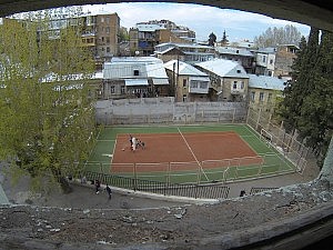 Sportplatz vom Dachboden aus