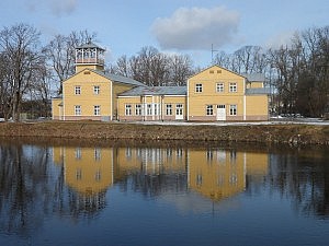 Mit Samira war ich dann auch zum ersten Mal auf Saaremaa, der größten Insel Estlands, in der Hauptstadt Kuressaare. Dort haben wir im Hostel übernachtet und uns dann einen gemütlichen Tag gemacht und die alte Burg mit ihrem absolut lohnendem Museum zur estnischen Geschichte, Landeskunde und Kultur angeschaut.