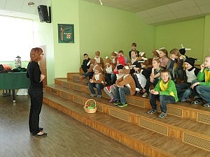 Probe für das Musical "Jeder ist anders" mit Klasse 3c. Seit dem Herbst hatte ich hier bei der Vorbereitung des deutschsprachigen Stücks geholfen - eine meiner Lieblingsaufgaben des ganzen Schuljahres!