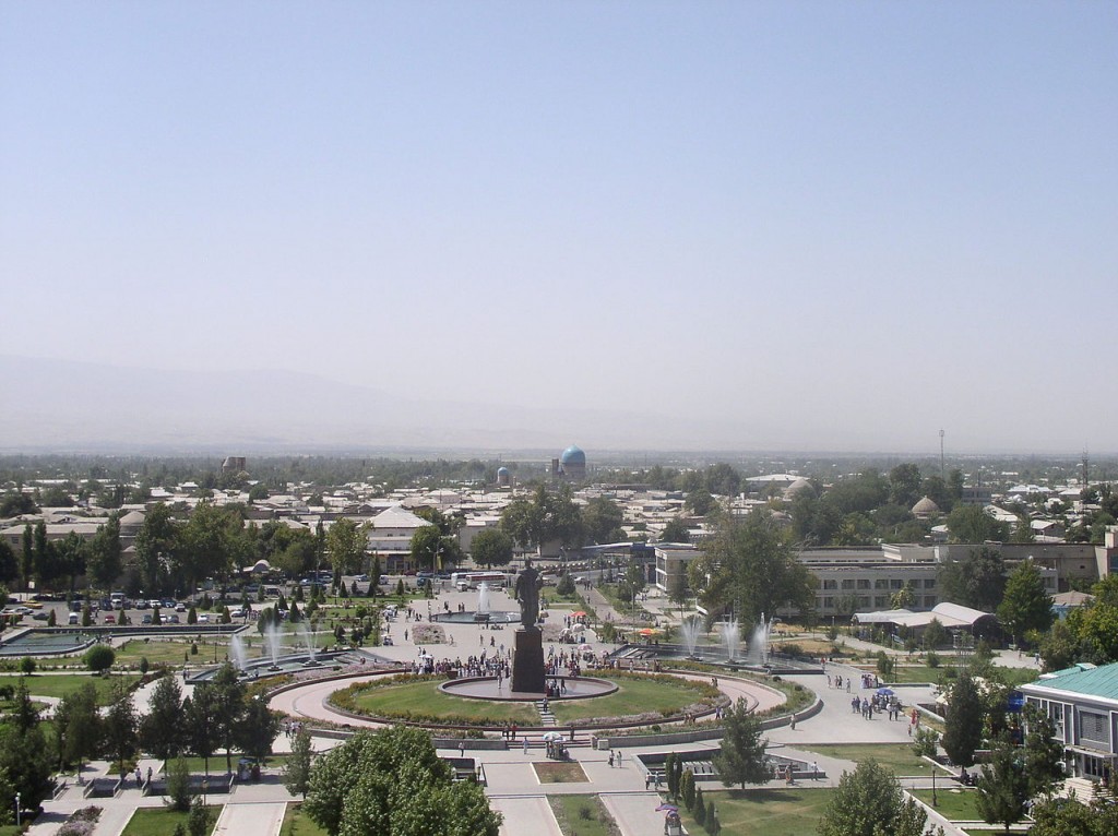 Frau in Tashkent nackt junge GEILE JUNGE