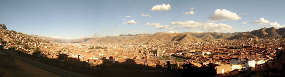 Aussicht über die Stadt Cuzco vom Stadtviertel San Blas aus. In der Mitte die Plaza.