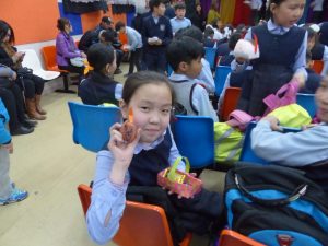 Beim Eierbemalen haben sich die Kinder richtig Mühe gegeben!