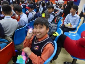 Beim Eierbemalen haben sich die Kinder richtig Mühe gegeben!