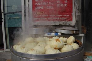 Hefeteigklöße mit Füllung