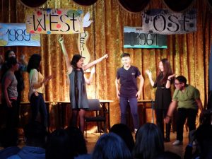 Theaterstück "Momo", Schüler meiner Schule unter Leitung von einer Theaterpädagogin in Deutschland