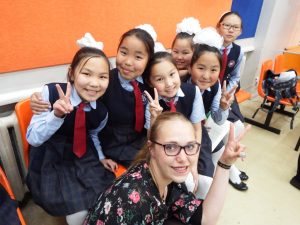 Mit ein paar meiner Chorschülerinnen