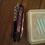 Mein kleiner Lebensretter - zum Größenvergleich die Schafkopfkarten daneben ;)