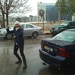 Schneeballschlacht vor dem Institut ;)