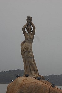 Die Statue des Fischermädchens