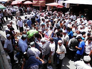 Ein Meer von Mützen