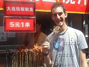 Knuspriger Gecko am Spieß