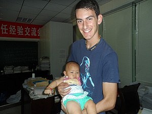 Mit einer etwas müde chinesische Prinzessin im Arm