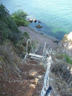 Ein abenteuerlicher Abstieg zum Strand.