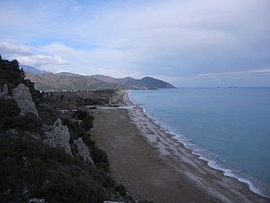 Die Klettertour hat sich gelohnt. Von oben hat man den ganzen Strand von Çıralı im Blick.