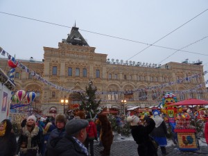 Der Weihnachtsmarkt vor GUM