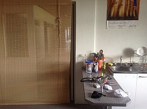 Der gruselige Internatstflur hinter meiner Küche