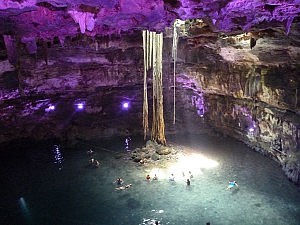 ...hätte ich auch ohne das lila Licht beeindruckend gefunden ;)