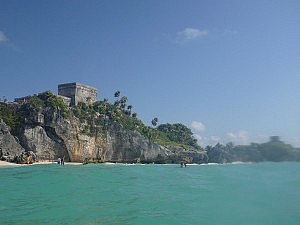 Tulum - baden vor der Ruinenkulisse