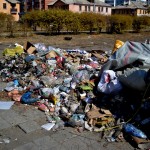 Müllhaufen in einem Park - manchmal werden diese einfach verbrannt