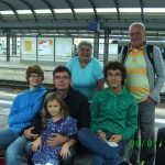 Glückliche Stimmung am Bamberger Bahnhof - wir warten auf den Zug nach Frankfurt