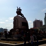 Reiterdenkmal Sükhbaatars, nach dem der Platz benannt ist