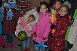 Beim Laternenfest an der Schule gab es auch Melonen-Laternen (siehe links)