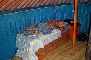 Mein Bett für zwei Nächte in der mongolischen Jurte