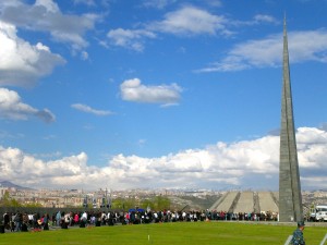 Das Genozid-Denkmal in Yerevan am Gedenktag, dem 21. April