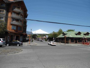 Blick von der Stadt auf den Villarrica