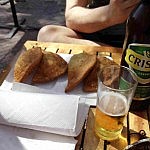 Urlaub mit Papa und Heinz in Santiago. Feines Cristal und Empanadas dazu.