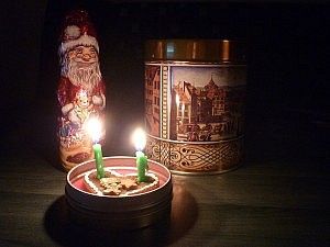 Advent, Advent, ein Lichtlein brennt - dank einem mobilen Adventskranz in der Dose auch bei mir :)