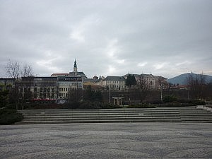 Blick vom Svätopluk-Platz auf die Burg von Nitra