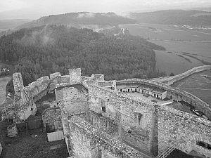 Burg schwarz-weiß