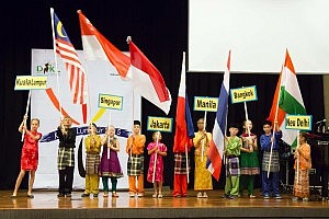 Die Eröffnungsfeier der SüdOstAsienSpiele. Wir begrüßten die deutschen Schulen aus Singapur, Jakarta, Bangkok, Manila und NeuDelhi (Quelle: Archiv DSKL)