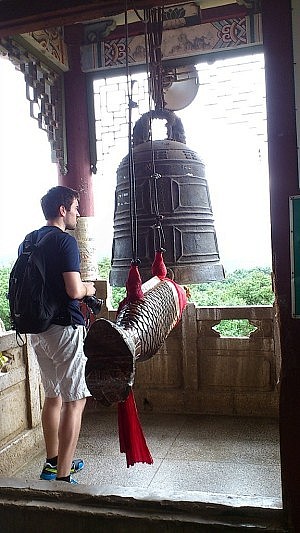 Peter hat später noch für ein paar Yuan die Glocke geläutet, was ihm Glück bringen sollte